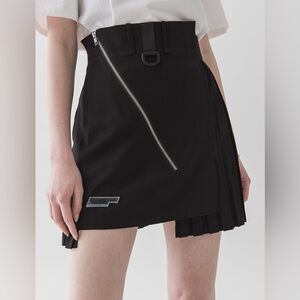 NWOT Harsh & Cruel small black asymmetrical pleated mini skirt